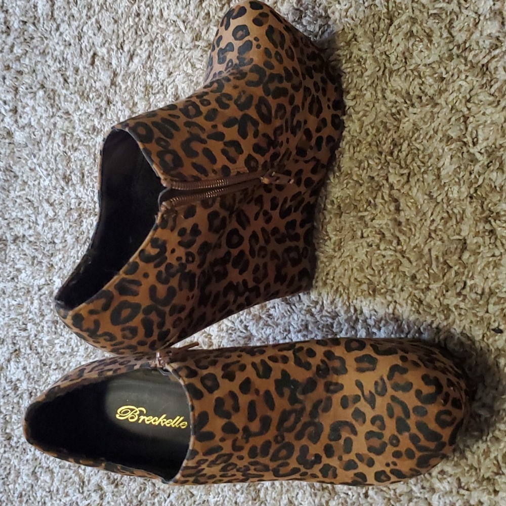 Leopard zip up booties NWOT